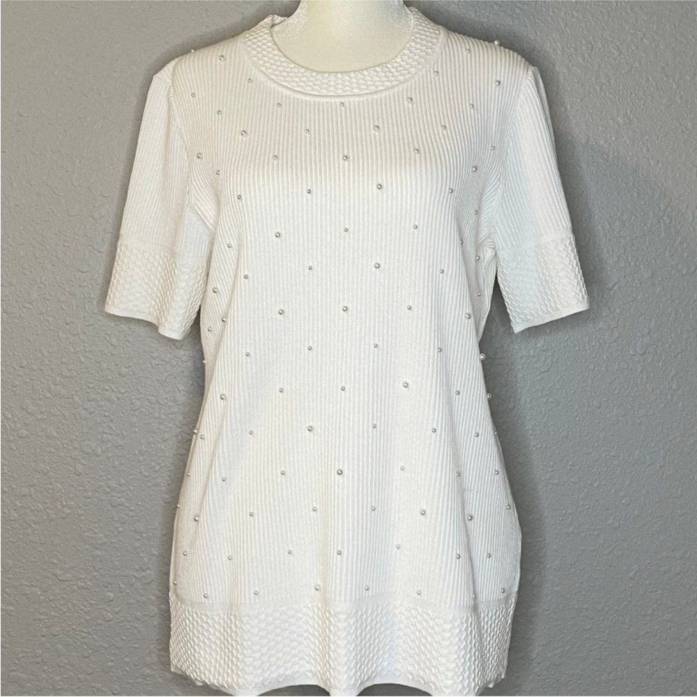 Elegant White Textured Women's Top